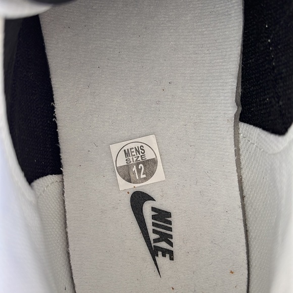 nike high top sneakers NWT black with red and white size 12 - Picture 6 of 8